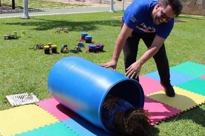 Gilian afirma que ganha mais do que ganharia se trabalhasse com carteira assinada Gilian afirma que ganha mais do que ganharia se trabalhasse com carteira assinada