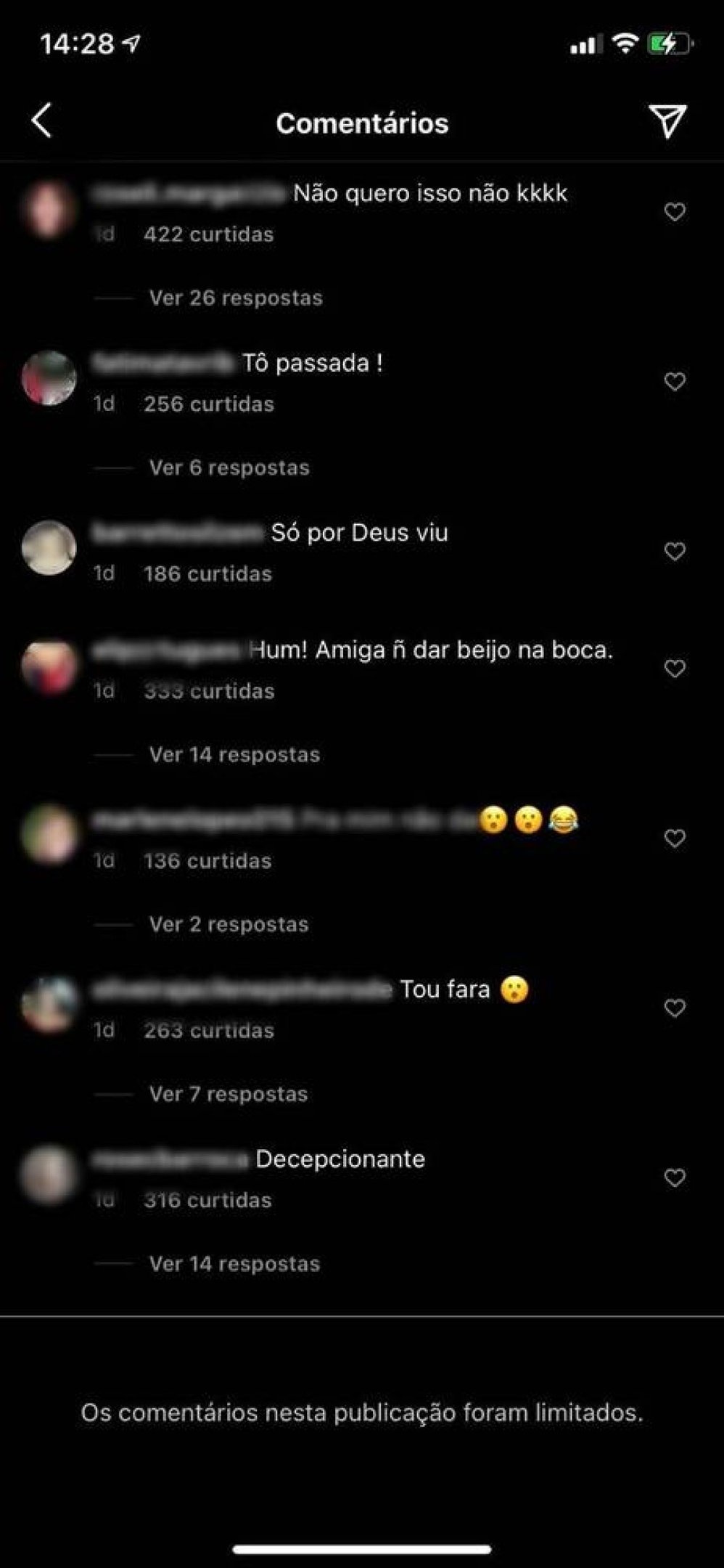 Zilu Godoi é criticada após postar foto dando selinho em amiga