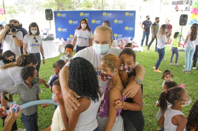 Governador Ibaneis Rocha participa de evento do Dia das Crianças nesta terça-feira (12/10) -  (crédito: Renato Alves / Agência Brasília)
