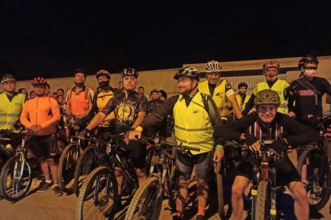 Associação dos Ciclistas de Planaltina (ASCICLO) organizou uma homenagem ao ciclista atropelado e morto por servidor da UnB - (crédito: Material cedido ao Correio) Associação dos Ciclistas de Planaltina (ASCICLO) organizou uma homenagem ao ciclista atropelado e morto por servidor da UnB - (crédito: Material cedido ao Correio)