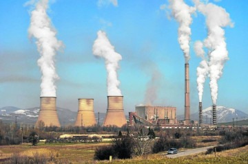 Em pauta a substituição dos combustíveis fósseis por energia limpa, uma vez que os hidrocarbonetos do carvão, gás natural e petróleo, são os principais geradores de gases de efeito estufa -  (crédito: Nikolay Doychinov/AFP)