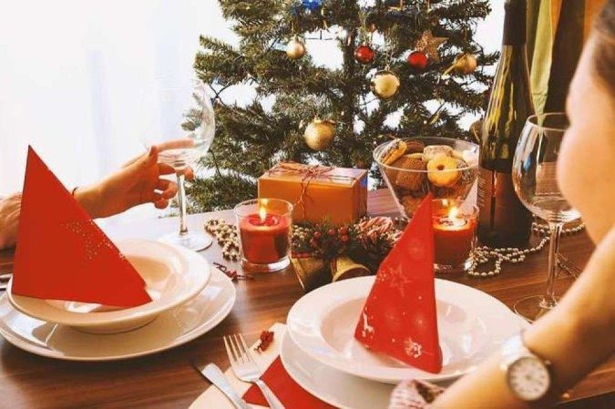 Vamos diminuir os riscos. Se formos fazer um encontro familiar, vamos buscar locais abertos, arejados', recomenda o Secretário de Saúde Fábio Baccheretti neste Natal - (crédito: Piqsels/Creative Commons) Vamos diminuir os riscos. Se formos fazer um encontro familiar, vamos buscar locais abertos, arejados', recomenda o Secretário de Saúde Fábio Baccheretti neste Natal - (crédito: Piqsels/Creative Commons)