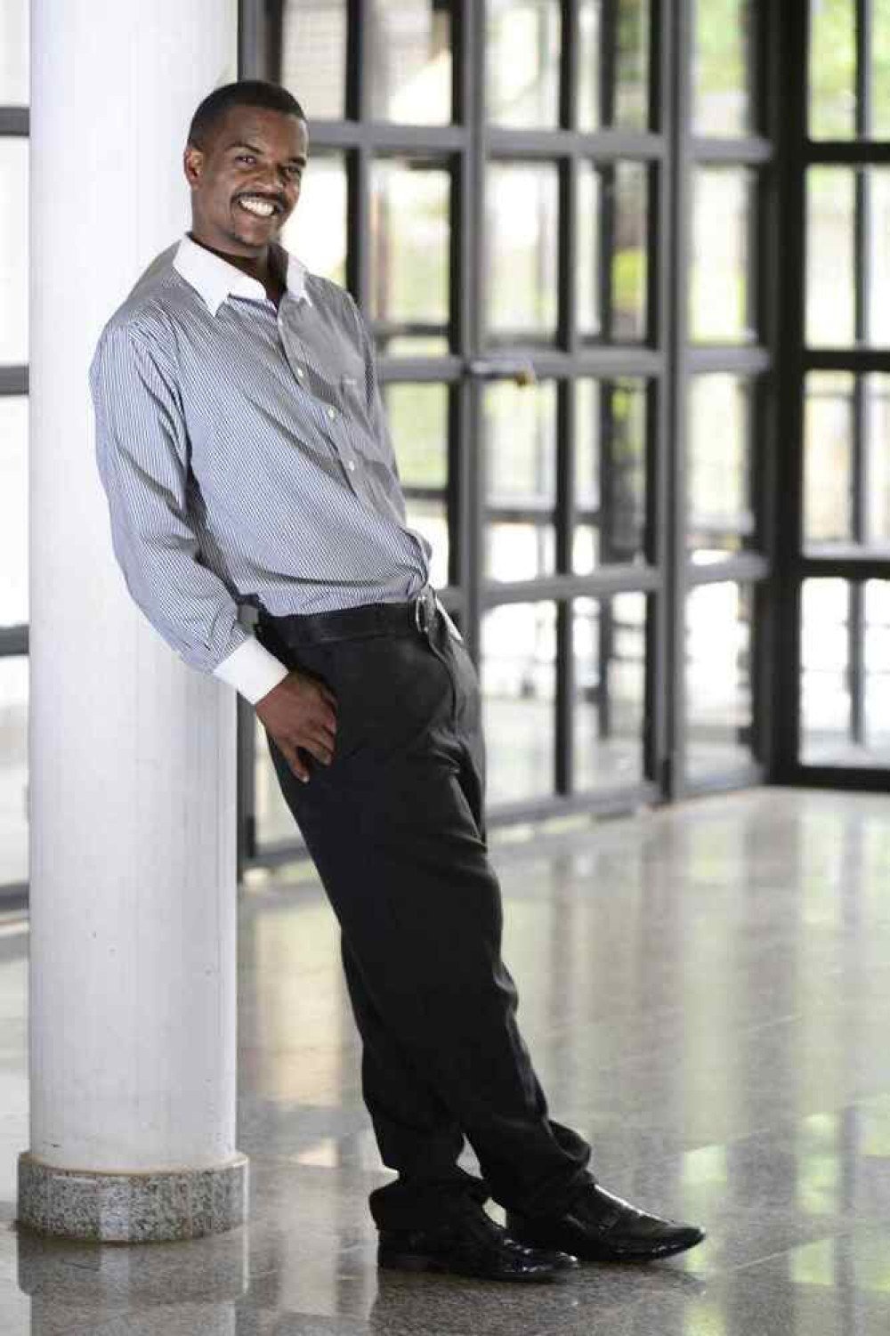 Modelo Alex Lucas participa da 14ª Edição do Desfile Beleza Negra 