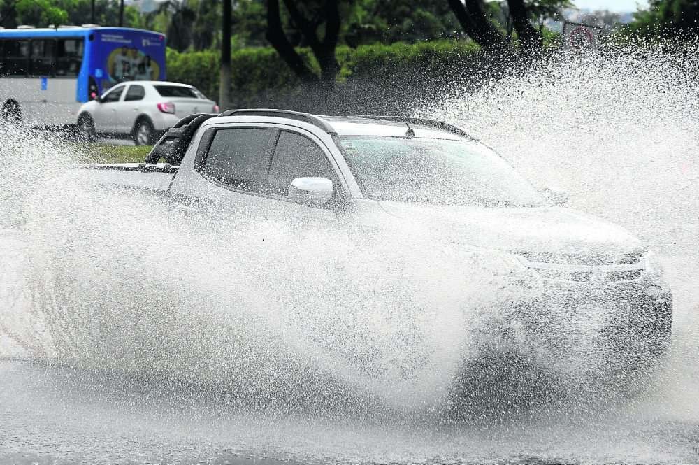 Fim de semana terá chuvas, e umidade relativa do ar sobe no DF