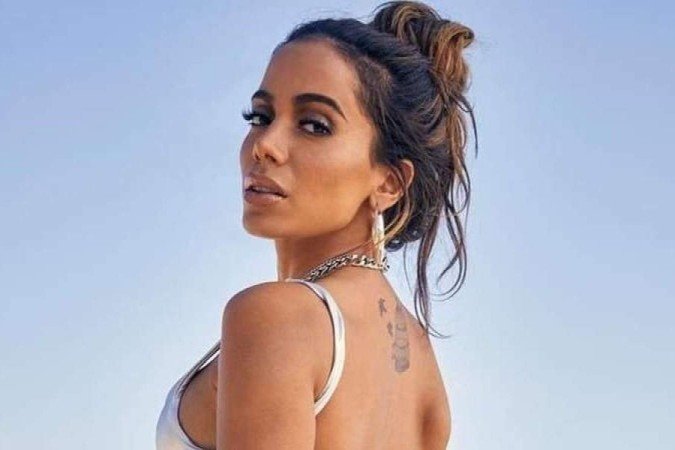 A cantora Anitta recebeu pedido de ajuda dos formandos de medicina da USP lesados em quase R$ 1 milhão - (crédito: Reprodução / Redes sociais) A cantora Anitta recebeu pedido de ajuda dos formandos de medicina da USP lesados em quase R$ 1 milhão - (crédito: Reprodução / Redes sociais)