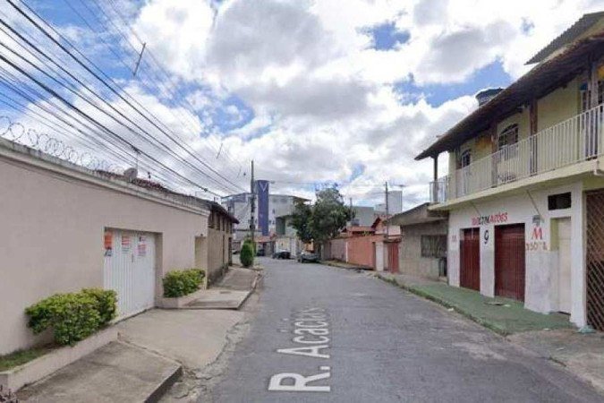 Homens foram vistos na Rua Acácia e um deles fugiu ao notar a presença da polícia - (crédito: Reprodução da internet/Google Maps) Homens foram vistos na Rua Acácia e um deles fugiu ao notar a presença da polícia - (crédito: Reprodução da internet/Google Maps)