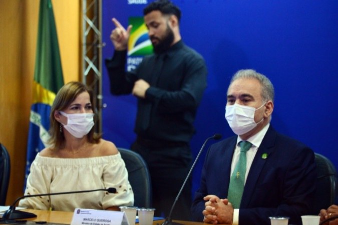 De forma velada, Mayra e Queiroga defenderam o kit covid, cujo relatório da Conitec deverá deixar clara sua ineficiência contra a doença - (crédito: Ed Alves/CB) De forma velada, Mayra e Queiroga defenderam o kit covid, cujo relatório da Conitec deverá deixar clara sua ineficiência contra a doença - (crédito: Ed Alves/CB)