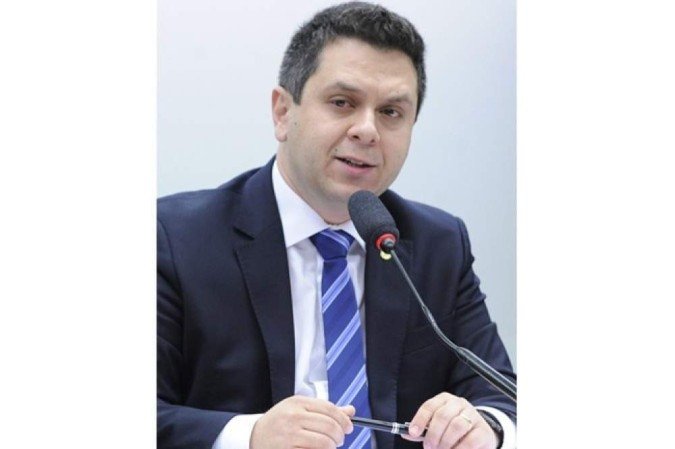 Deputado Tiago Dimas é autor da proposta que permite grávidas imunizadas a trabalharem presencialmente 