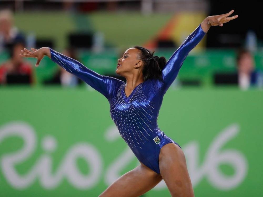 Com medalhas de ouro e prata, Rebeca Andrade faz história no Mundial de Ginástica