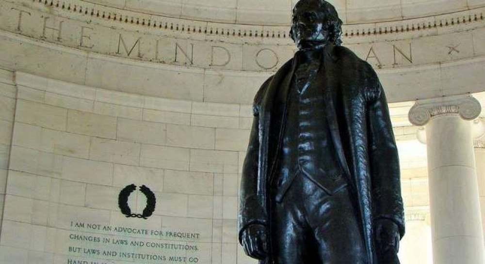 Câmara de NY retira estátua de Thomas Jefferson por seu passado racista