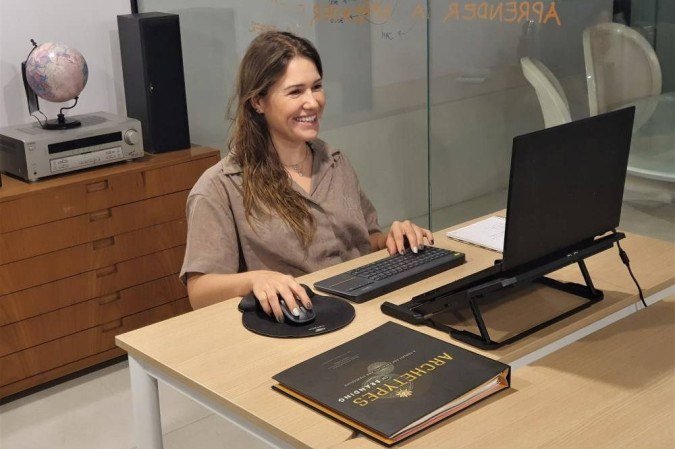 Louise compara o trabalho do designer de conversas ao de um roteirista -  (crédito: Marcius Viana)