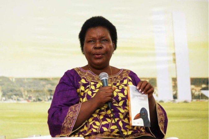 A moçambicana Paulina Chiziane palestrou na 1ª Bienal do Livro e da Leitura de Brasília -  (crédito: Oswaldo Reis/Esp. CB/D.A Press)