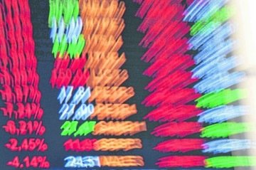 Por volta das 13h40 de hoje (12/2), o principal índice da Bolsa brasileira recuava 0,53%, aos 188.687 pontos -  (crédito: Nelson Almeida/AFP)