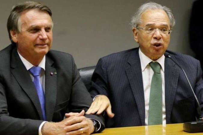 Enquanto o Brasil derrete em uma crise sócio-econômica de dimensões bíblica, Bolsonaro segue sua rotina -  (crédito: Wilson Dias/Agência Brasil)