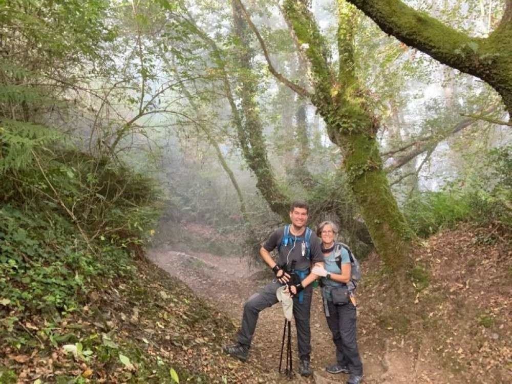 Mulher com câncer de pulmão e 40% do pulmão comprometido completa Caminho Francês de Santiago de Compostela. Cláudia Lopes e o marido Marcelo Lima