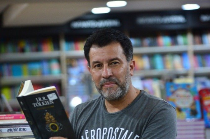 25/10/2021. Cr?dito: Ed Alves/CB/D.A Press. Brasil. Bras?lia - DF. Revista. Clubes de Leitura. Na foto Chaise Stainley.