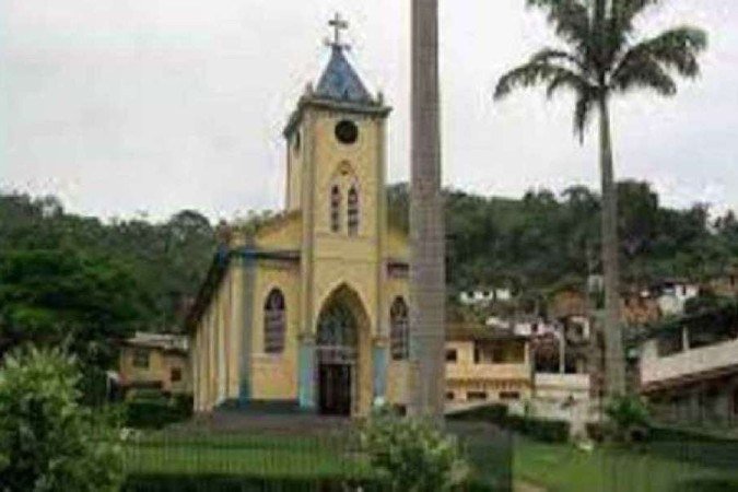 Até então, Durandé era conhecia por sua Igreja Matriz e as casas colonias, não por um crime de tamanha violência -  (crédito: Facebook)