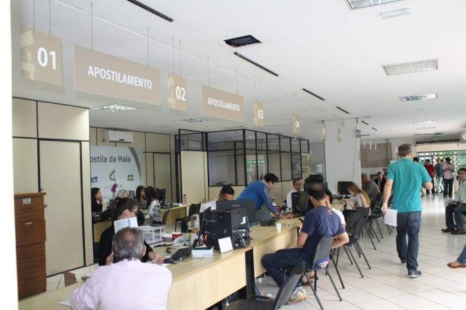  (crédito: Ana Carneiro/Esp.CB/D.A Press . Arrecadação dos cartórios nos primeiros seis meses deste ano. Cartorio JK na Asa sul.)