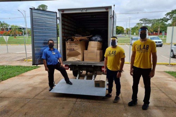 Resíduos da produção de máscaras no projeto Produção Vida 2020 são doados para catadores de recicláveis -  (crédito: Divulgação)