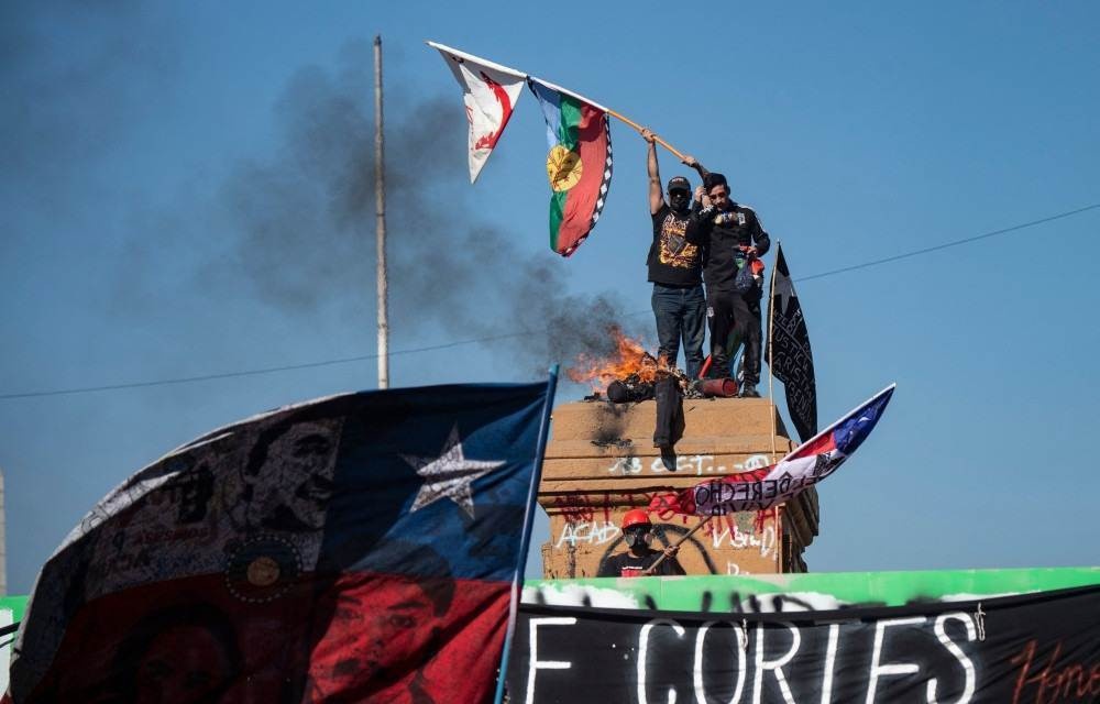 Chile comemora 2º aniversário de manifestação histórica em Santiago