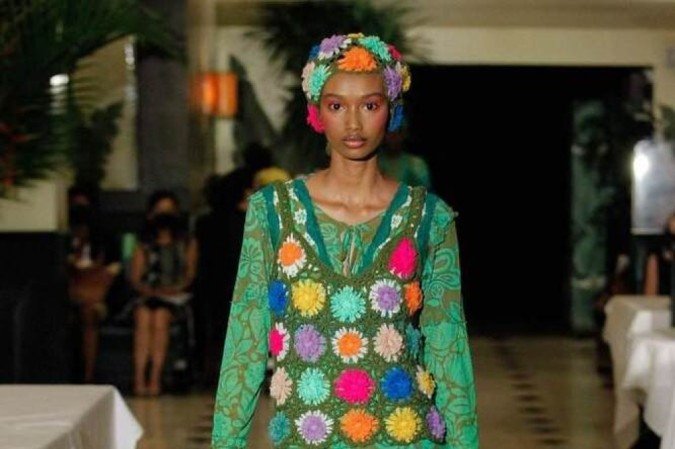 Crédito: Reprodução. Revista. Moda Cottagecore. Camponesas modernas.