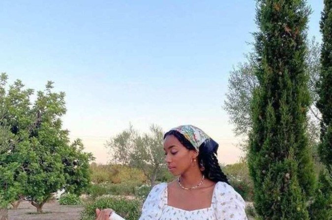 Crédito: Reprodução. Revista. Moda Cottagecore. Camponesas modernas.