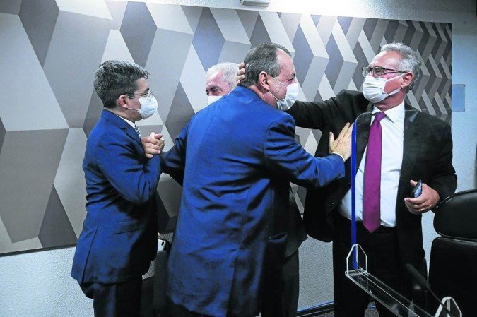 CPI da Covid chega ao fim após seis meses de trabalho: relatório final tem 1.288 páginas - (crédito: Marcos Oliveira/Agencia Senado) CPI da Covid chega ao fim após seis meses de trabalho: relatório final tem 1.288 páginas - (crédito: Marcos Oliveira/Agencia Senado)