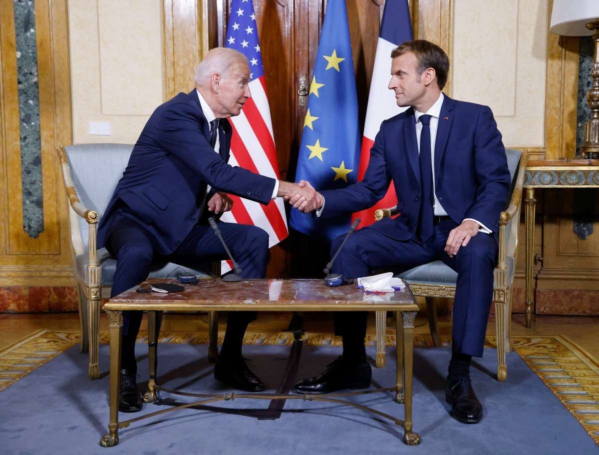 Biden e Macron se reconciliam em Roma após disputa por submarinos