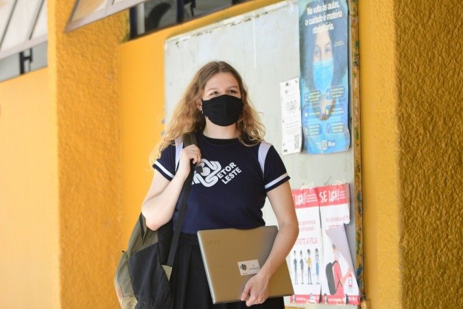 Barbara Gurgel considera que o maior desafio foi encontrar um espaço adequado para os estudos e ter concentração durante as aulas remotas