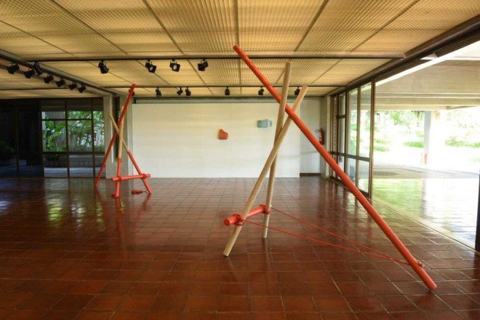 Exposição de artista portuguesa no INstituto Camões celebra obra de Lina Bo Bardi. 
 INspirada no universo de Lina Bo Bardi, Fernanda Fragateiro apresenta série de trabalhos que dialoga com as obras da arquiteta 