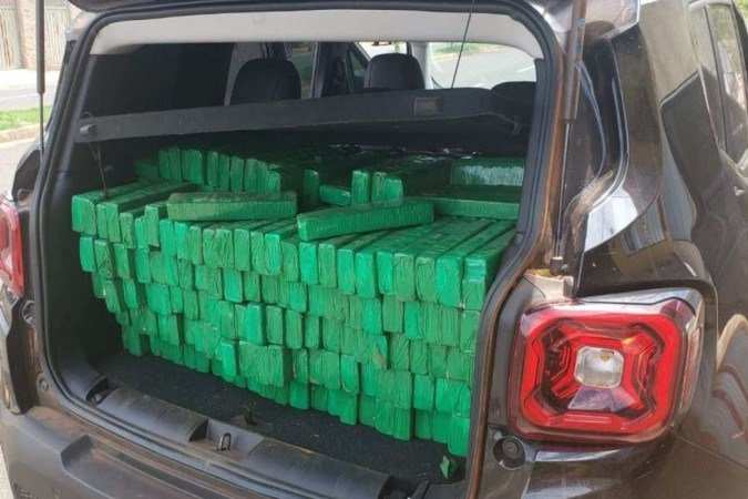 A droga estava no porta-malas do carro - (crédito: Polícia Civil do DF) A droga estava no porta-malas do carro - (crédito: Polícia Civil do DF)