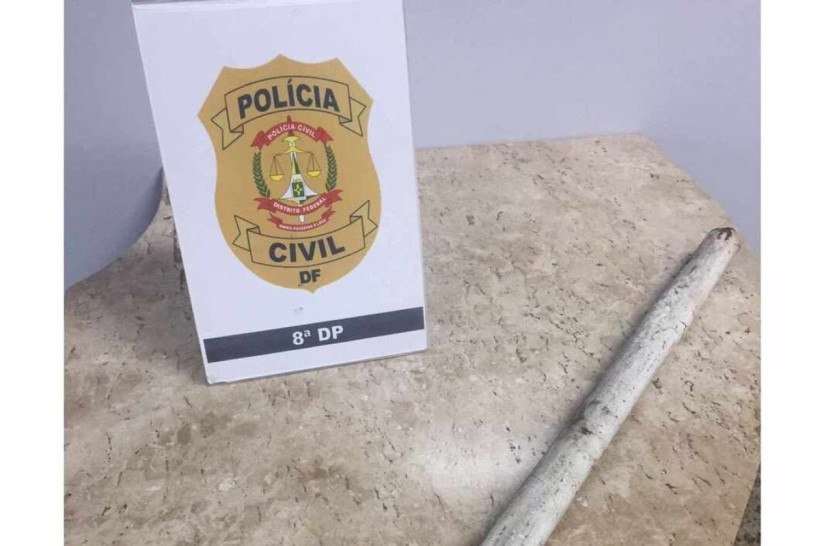 O acusado do homicídio golpeou a vítima na cabeça com uma barra de ferro na Estrutural