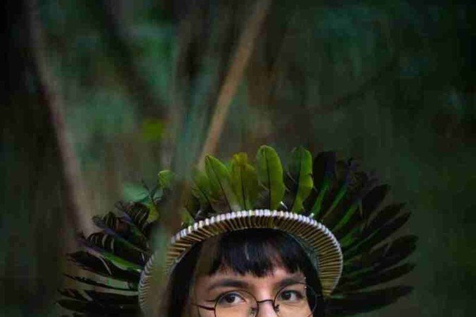 Txai Surui tem 24 anos, é coordenadora do Movimento da Juventude Indígena de Rondônia, representante do World Wide Fund for Nature (WWF), da organização Canindé e do povo Paiper Surui. É membro da delegação do Engajamundo.