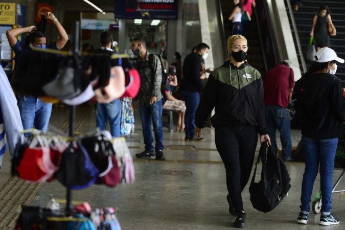 Ministério da Saúde recomendou que a população volte a usar o item de proteção. - (crédito: Marcelo Ferreira/CB/D.A Press) Ministério da Saúde recomendou que a população volte a usar o item de proteção. - (crédito: Marcelo Ferreira/CB/D.A Press)