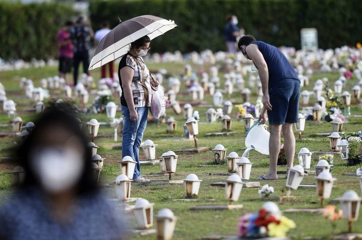 Cemitérios do DF esperam 500 mil visitantes durante o Dia de Finados