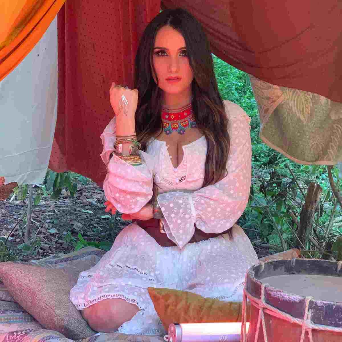 Resgatando composições de toda a carreira, Dulce Maria lança álbum ‘Origen’