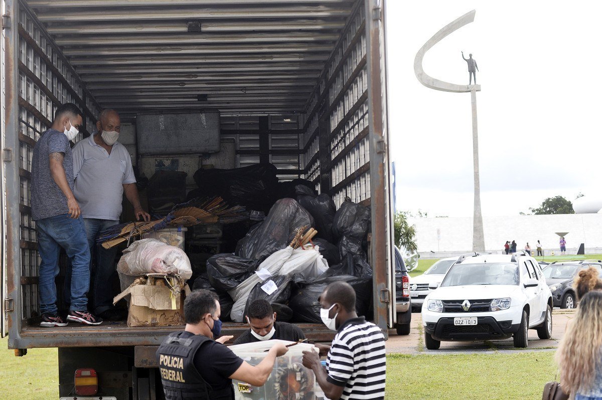  03/11/2021 Cr..dito: Minervino J..nior/CB/D.A Press. Brasil.  Brasilia - DF. Doa....o de acervo ind..gena da Pol..cia Federal/ Funai para o museu do ..ndio de Bras..lia. 
    