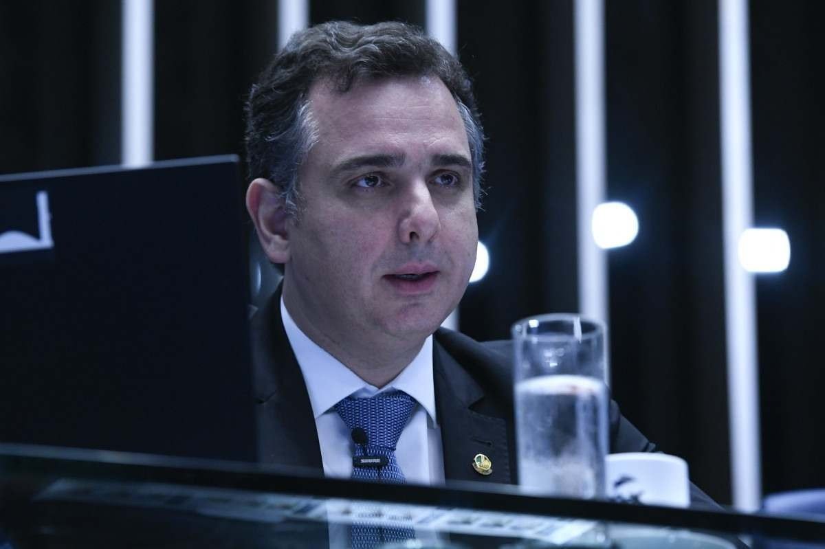 Alcolumbre deve pautar nome de Mendonça na CCJ na próxima semana, diz Pacheco