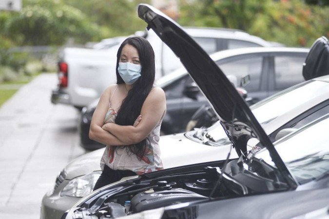 Gabriella gastou R$ 1,2 mil para consertar o carro, depois de abastecer com gasolina fraudada em posto de bandeira famosa - (crédito: Minervino Júnior/CB) Gabriella gastou R$ 1,2 mil para consertar o carro, depois de abastecer com gasolina fraudada em posto de bandeira famosa - (crédito: Minervino Júnior/CB)