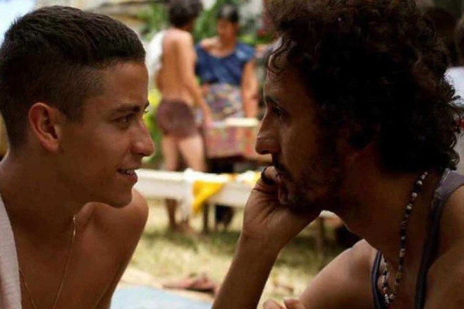 Cena de Tatuagem (2013), de Hilton Lacerda