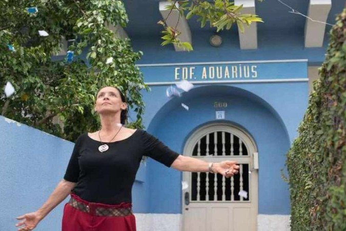 Cena de Aquarius (2016), de Kléber Mendonça Filho 