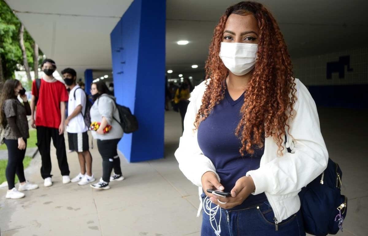  05/11/2021 Crédito: Marcelo Ferreira/CB/D.A Press. Brasil. Brasilia - DF Colégio Elefante Branco, alunos falam sobre a volta as aulas 100 % presencial. Danielli Victoria Barbosa.