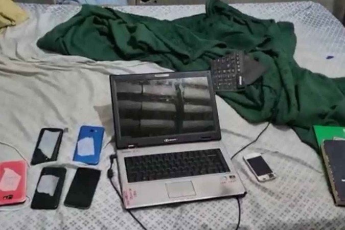 O homem preso armazenava mais de 2 mil arquivos de pornografia infantil - (crédito: Divulgação/PCDF) O homem preso armazenava mais de 2 mil arquivos de pornografia infantil - (crédito: Divulgação/PCDF)