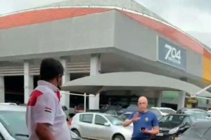 PM saca arma para empresário na cidade do automóvel, no SIA