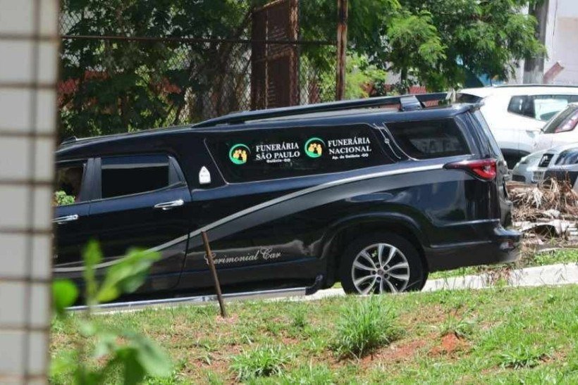 Corpo de Marília Mendonça chega ao local do velório, em Goiânia