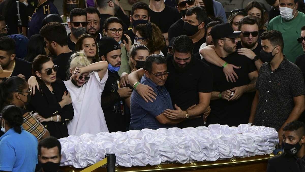  06-11-2021- Enterro da cantora Marília Mendonça em Goiânia- Parque  memorial de Goiânia