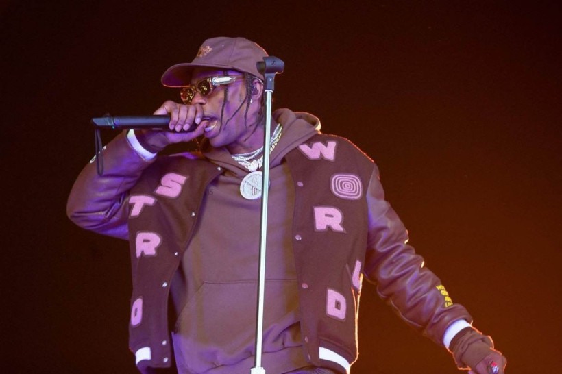 Travis Scott é acusado de trair Kylie Jenner com ex, mas nega infidelidade