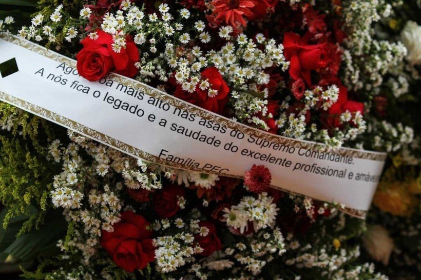  07/11/2021 Credito: BÃ¡rbara Cabral/Esp.CB/DA.Press. Cidades. Enterro do piloto Geraldo Medeiros JÃºnior que estava no acidente de aviÃ£o junto com a cantora MarÃ­lia MendonÃ§a. Todos morreram.