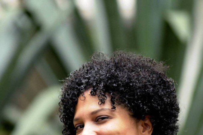 Revista- Mulheres negras influentes.
Clara Marinho, uma das 100 mulheres afro-decendentes abaixo dos 40 anos mais influentes do mundo.
