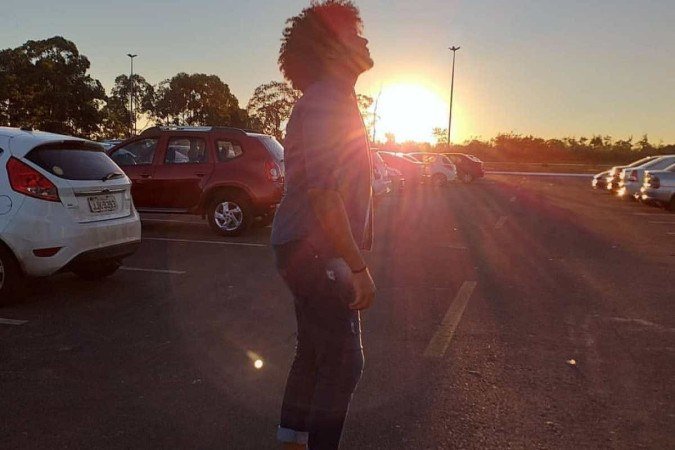 João fazia parte de uma equipe de vôlei, em Sobradinho, e na noite de quinta-feira (4/11), estava ao lado de colegas quando se sentiu mal e desmaiou após sacar uma bola em uma quadra da cidade - (crédito: Arquivo pessoal) João fazia parte de uma equipe de vôlei, em Sobradinho, e na noite de quinta-feira (4/11), estava ao lado de colegas quando se sentiu mal e desmaiou após sacar uma bola em uma quadra da cidade - (crédito: Arquivo pessoal)